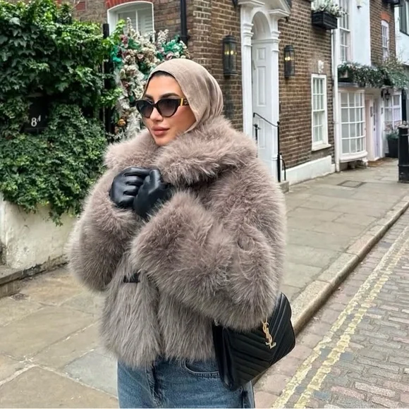 Zara faux fur buckle closure short coat grey brown - Picture 2 of 16